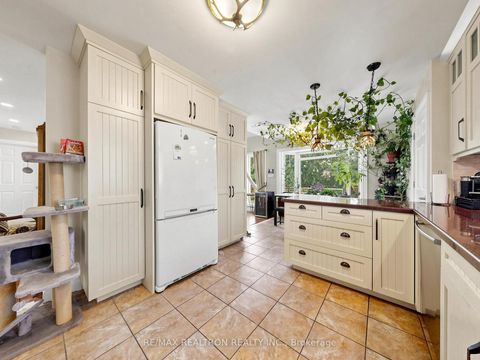 Photo 10 at 4 Lyons Lane, Historic Lakeshore Communities, Georgina