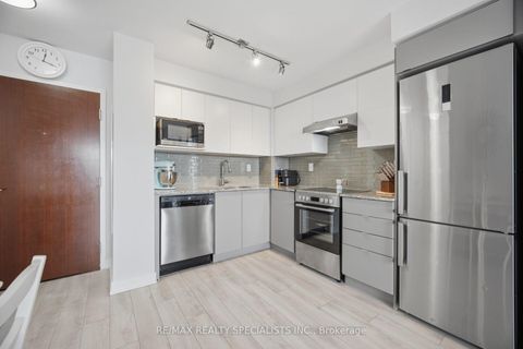 Photo 11 at 1222 - 160 Flemington Road, Glen Park, Toronto
