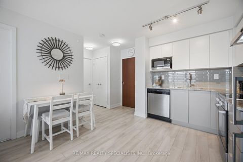 Photo 12 at 1222 - 160 Flemington Road, Glen Park, Toronto