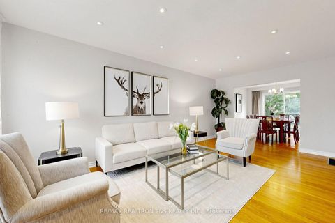 Photo 4 at 18 Lisburn Crescent, Don Valley Village, Toronto