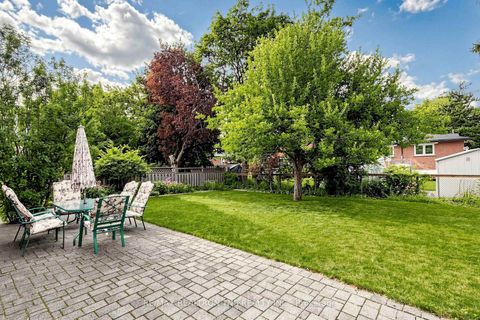 Photo 18 at 18 Lisburn Crescent, Don Valley Village, Toronto