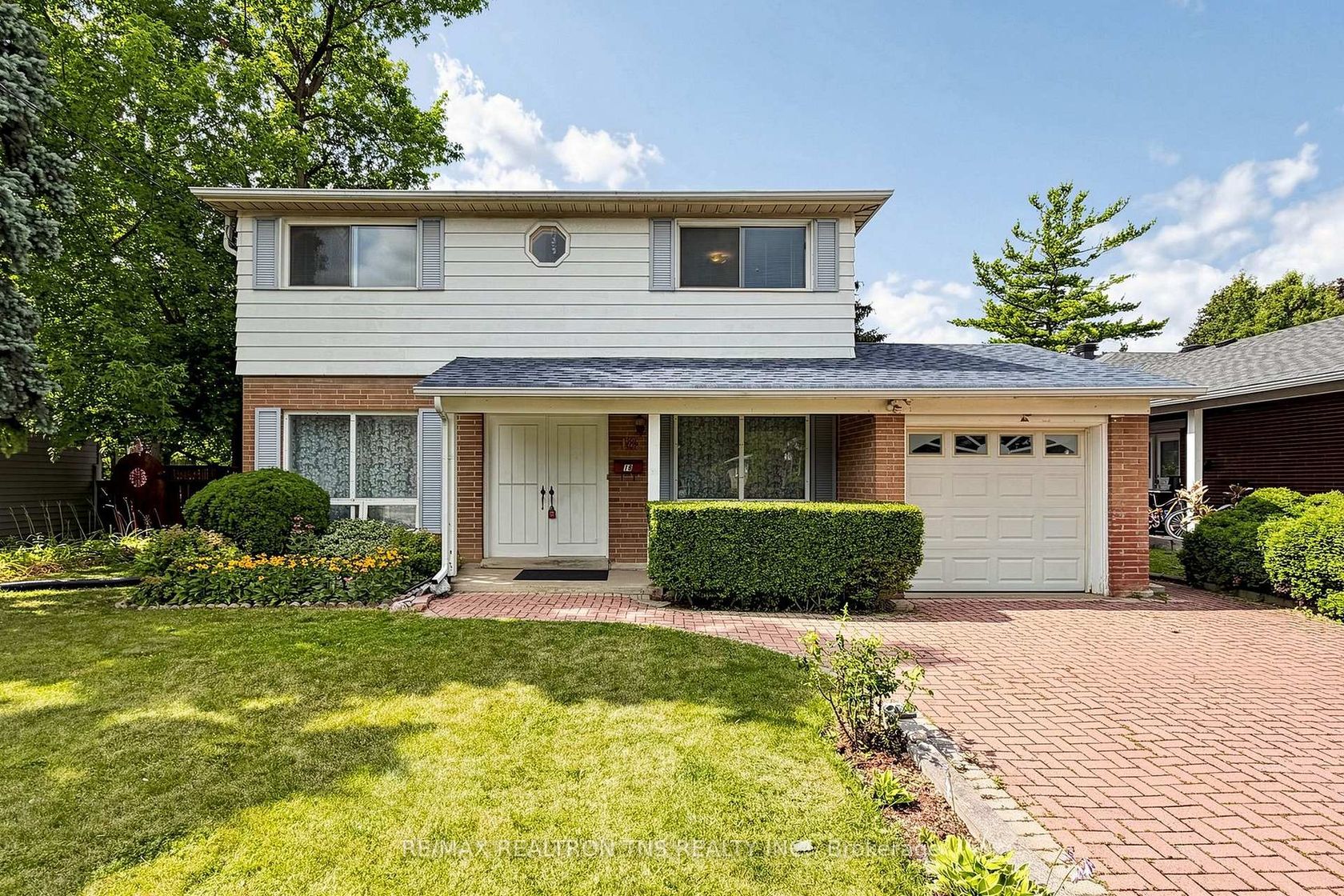 18 Lisburn Crescent, Don Valley Village, Toronto 