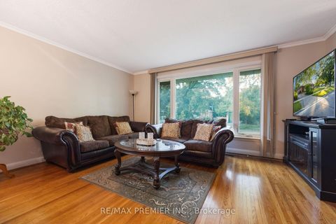 Photo 6 at 35 Barkwin Drive, Beaumonde Heights, Toronto