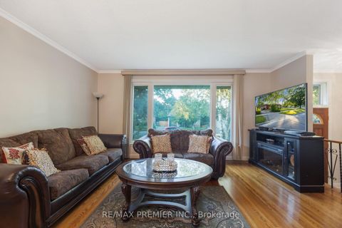 Photo 10 at 35 Barkwin Drive, Beaumonde Heights, Toronto