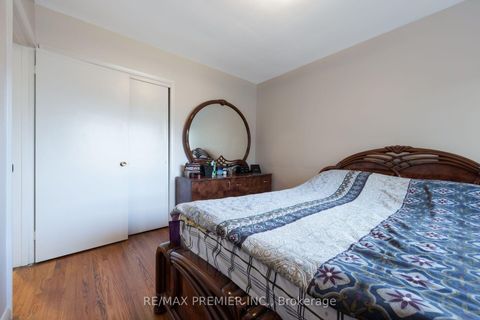 Photo 23 at 35 Barkwin Drive, Beaumonde Heights, Toronto