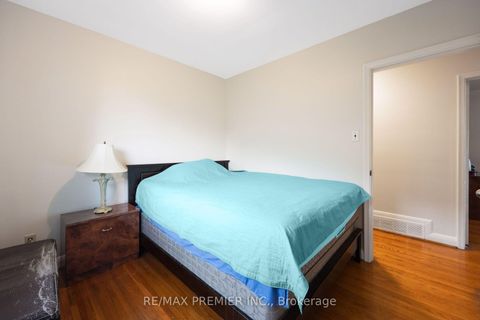 Photo 25 at 35 Barkwin Drive, Beaumonde Heights, Toronto