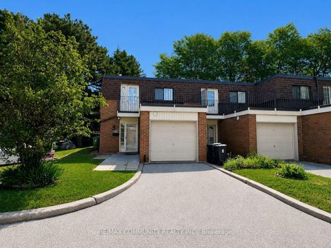 Photo 0 at 284 Sprucewood Court, L'Amoreaux, Toronto