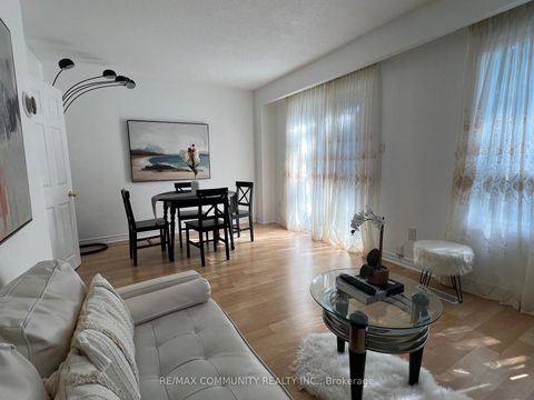 Photo 2 at 284 Sprucewood Court, L'Amoreaux, Toronto