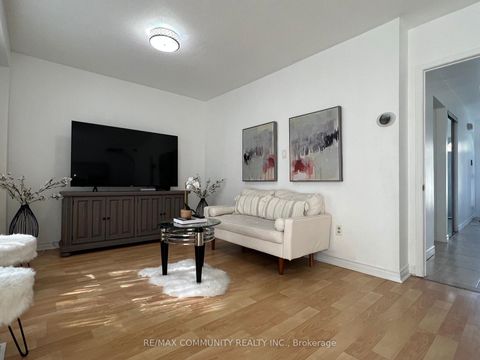 Photo 3 at 284 Sprucewood Court, L'Amoreaux, Toronto