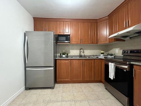 Photo 6 at 284 Sprucewood Court, L'Amoreaux, Toronto