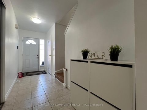 Photo 8 at 284 Sprucewood Court, L'Amoreaux, Toronto