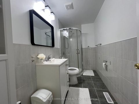Photo 13 at 284 Sprucewood Court, L'Amoreaux, Toronto