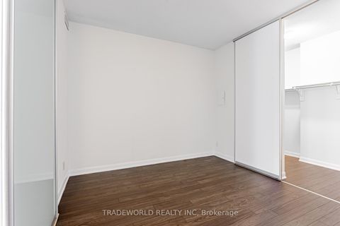 Photo 11 at 909 - 205 Frederick Street, Moss Park, Toronto