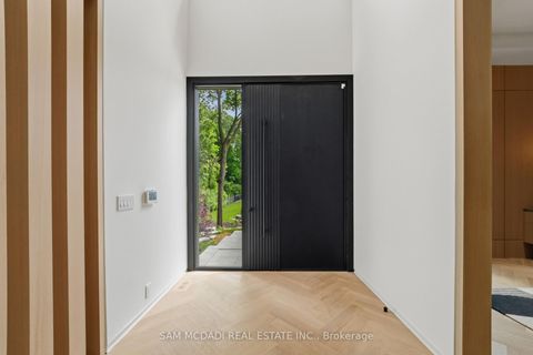 Photo 2 at 10 Peter Morse Way, Yorkhill, Vaughan