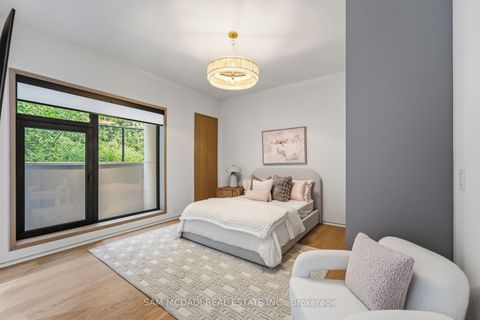 Photo 38 at 10 Peter Morse Way, Yorkhill, Vaughan
