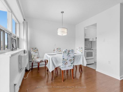 Photo 6 at 404 - 8 Kingsbridge Court, Branson, Toronto