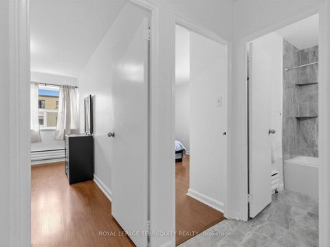 Photo 13 at 404 - 8 Kingsbridge Court, Branson, Toronto