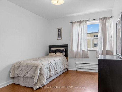 Photo 15 at 404 - 8 Kingsbridge Court, Branson, Toronto