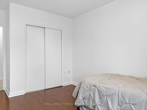 Photo 17 at 404 - 8 Kingsbridge Court, Branson, Toronto