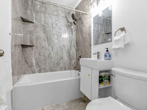 Photo 19 at 404 - 8 Kingsbridge Court, Branson, Toronto