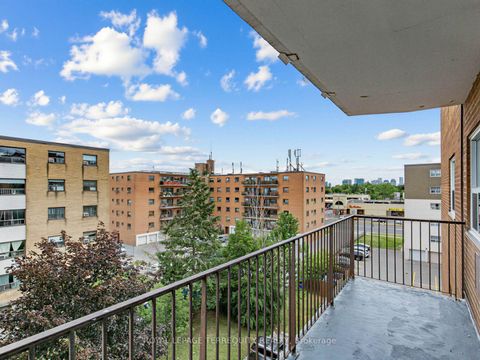 Photo 23 at 404 - 8 Kingsbridge Court, Branson, Toronto