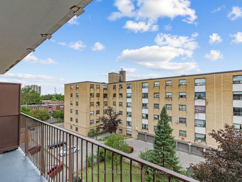 Photo 24 at 404 - 8 Kingsbridge Court, Branson, Toronto