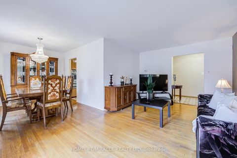 Photo 10 at 9 Wheatsheaf Crescent, Black Creek, Toronto