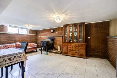 Photo 33 at 9 Wheatsheaf Crescent, Black Creek, Toronto