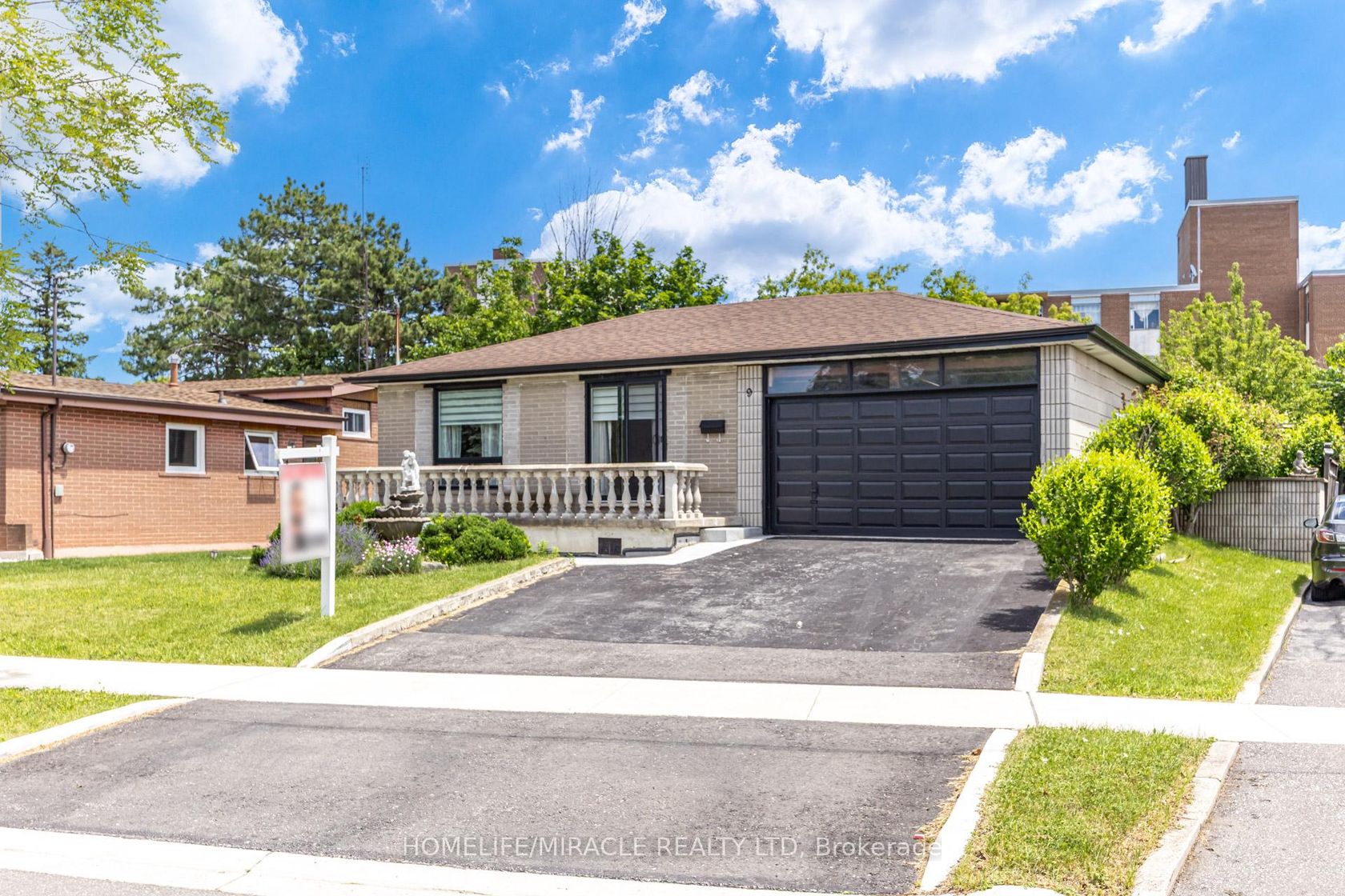 9 Wheatsheaf Crescent, Black Creek, Toronto 