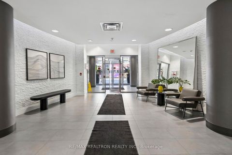 Photo 2 at 512 - 1005 King Street W, Niagara, Toronto