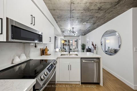 Photo 7 at 512 - 1005 King Street W, Niagara, Toronto