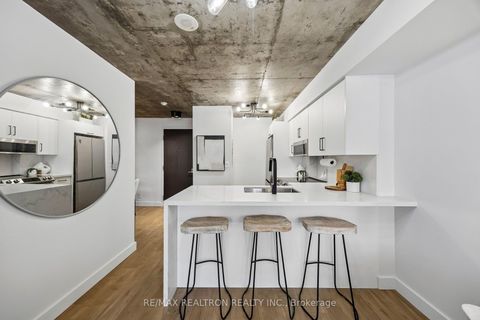 Photo 9 at 512 - 1005 King Street W, Niagara, Toronto