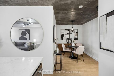 Photo 10 at 512 - 1005 King Street W, Niagara, Toronto