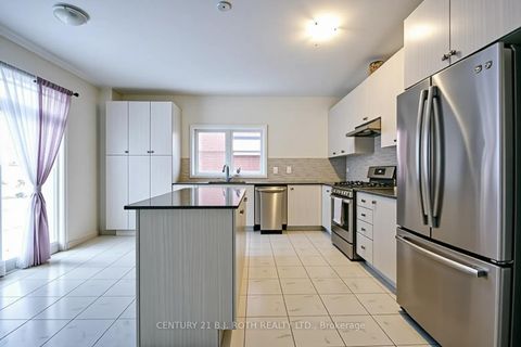 Photo 4 at 5 Cypress Point Street, Ardagh, Barrie