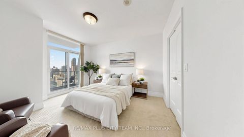 Photo 13 at 4302 - 16 Harbour Street, Waterfront Communities C1, Toronto