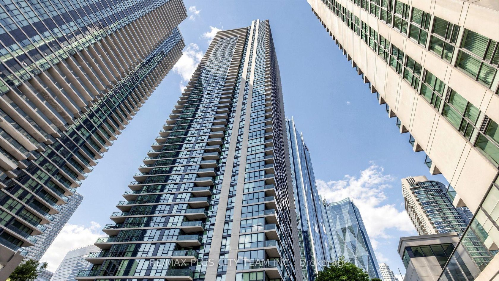 4302 - 16 Harbour Street, Waterfront Communities C1, Toronto photo number 2