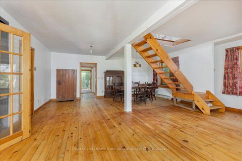 Photo 10 at 311 Lake Drive N, Historic Lakeshore Communities, Georgina
