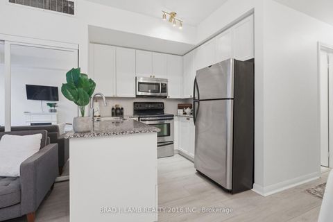 Photo 2 at 29 - 80 Carr Street, Chinatown, Toronto