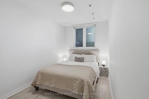 Photo 11 at 29 - 80 Carr Street, Chinatown, Toronto