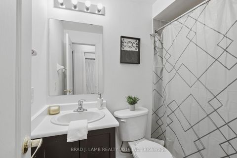 Photo 13 at 29 - 80 Carr Street, Chinatown, Toronto