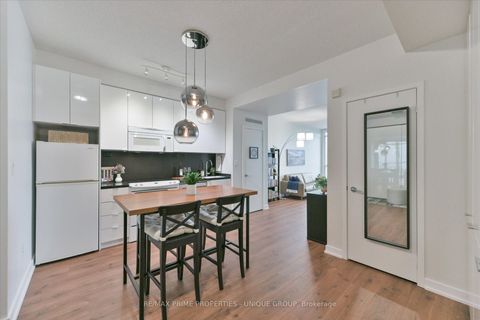 Photo 3 at 3508 - 15 Iceboat Terrace, Waterfront Communities C1, Toronto