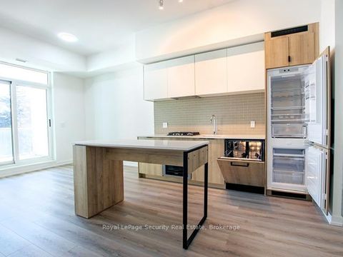 Photo 2 at 301 - 722 Marlee Avenue, Glen Park, Toronto