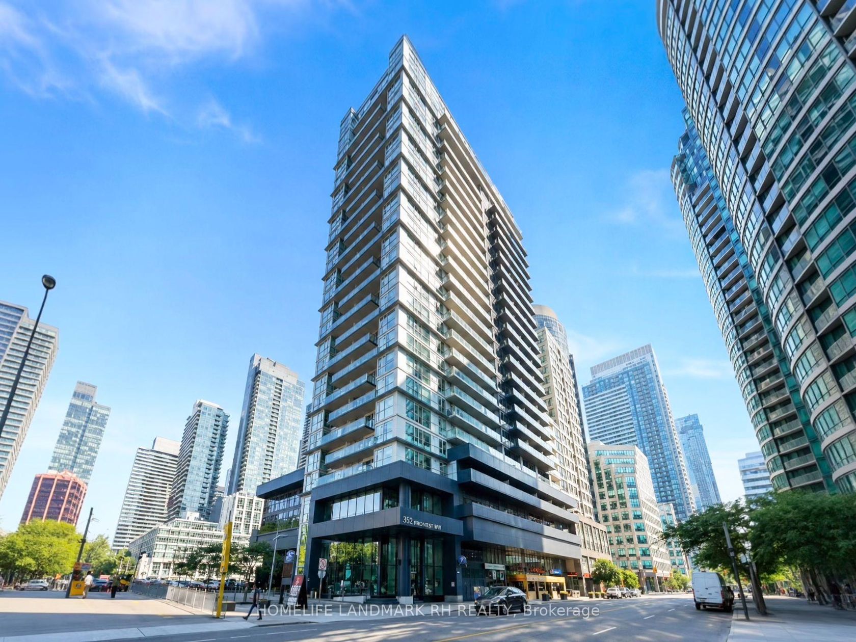 318 - 352 Front Street W, Waterfront Communities C1, Toronto photo number 2