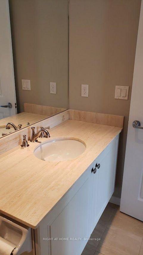 Photo 14 at 327 - 900 Mount Pleasant Road, Mount Pleasant West, Toronto
