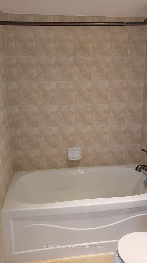 Photo 15 at 327 - 900 Mount Pleasant Road, Mount Pleasant West, Toronto