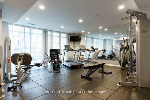 Photo 21 at 327 - 900 Mount Pleasant Road, Mount Pleasant West, Toronto
