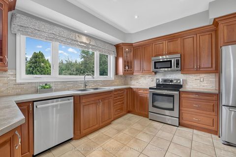 Photo 4 at 669 Kingsmere Avenue, Wyndham, Newmarket