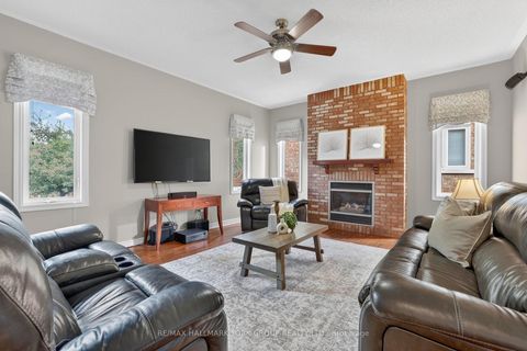 Photo 6 at 669 Kingsmere Avenue, Wyndham, Newmarket