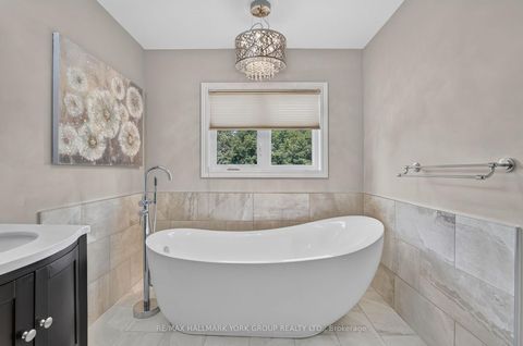Photo 12 at 669 Kingsmere Avenue, Wyndham, Newmarket