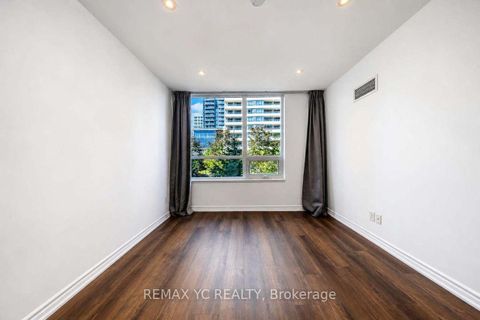 Photo 9 at 216 - 35 Hollywood Avenue, Willowdale East, Toronto